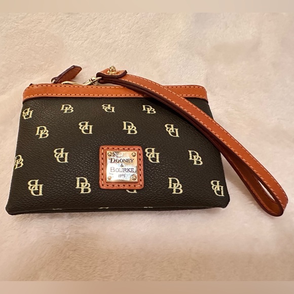 Dooney & Burke Gretta Wrislet Coin Holder Purse - Picture 1 of 5